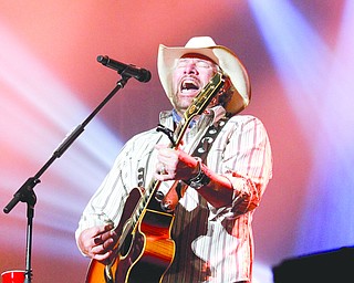             ROBERT  K. YOSAY | THE VINDICATOR..Toby Keith .... American Song Writer and singer to a sold out crowd at the Canfield fairgrounds