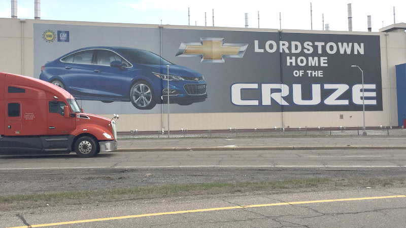 UAW lawsuit fights GM's use of temps in Fort Wayne UAW lawsuit fights GM's use of temps in Fort Wayne