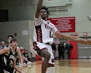 Brandon Washington (0) of Struthers drives to the hoop during the second half of Wednesday nights matchup against Windham at Struthers High School.  Dustin Livesay  |  The Vindicator  1/2/19  Struthers