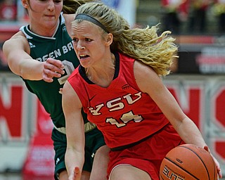 YOUNGSTOWN, OHIO - FEBRUARY 15, 2019: Youngstown State's Melinda Trimmer drives on Green Bay's Frankie Wurtz during the second half of their game, Friday night at Beeghly Center. Youngstown State won 70-59. DAVID DERMER | THE VINDICATOR