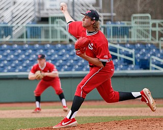 YSU's Brett Souder pitches the ball during their game against UIC on Sunday afternoon. YSU lost 8-3.