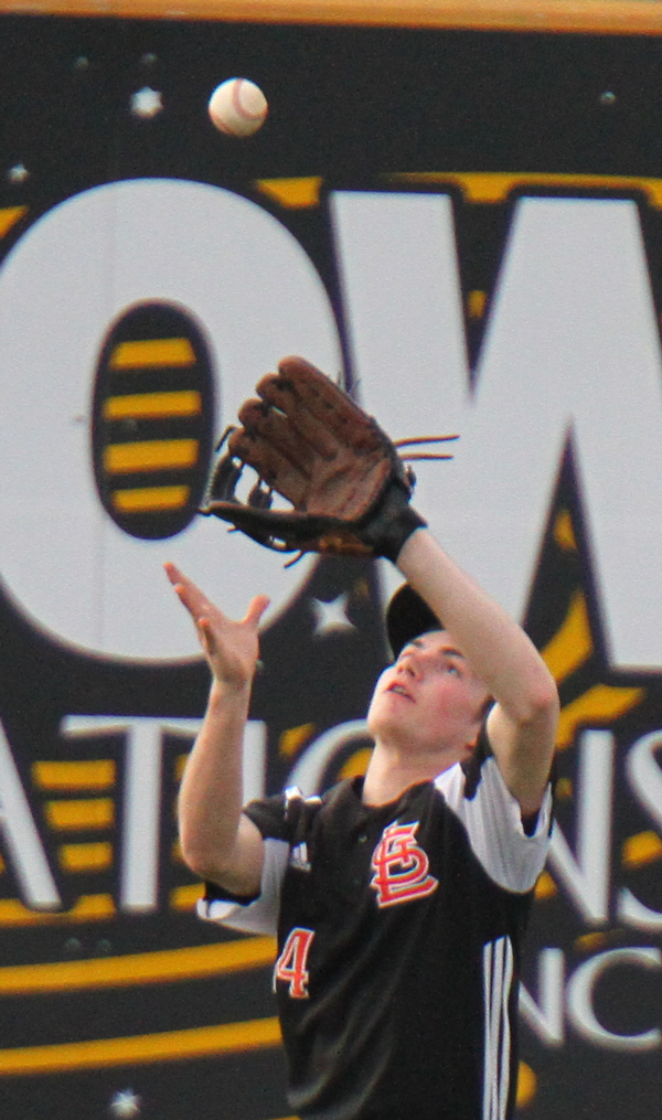 William D. Lewis The Vindicator Springfield's Clayton Nezbeth(2$4) catches a flyball during 4-8-19 win over Mooney t Cene.