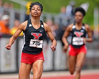 YOUNGSTOWN, OHIO - MAY 5, 2019: Youngstown State's Jaliyah Elliott races to the finish line to win the Women's 200 meter, Sunday afternoon during the Horizon League Outdoor Track Championship at the Youngstown State Sports Complex. DAVID DERMER | THE VINDICATOR
