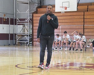 Neighbors | Jessica Harker .Former NFL player Dan "Boom" Herron spoke to students at Glenwood Junior High School on March 27 as part of the grand prize for a video competition the school's Fuel Up and Play 60 event entered.