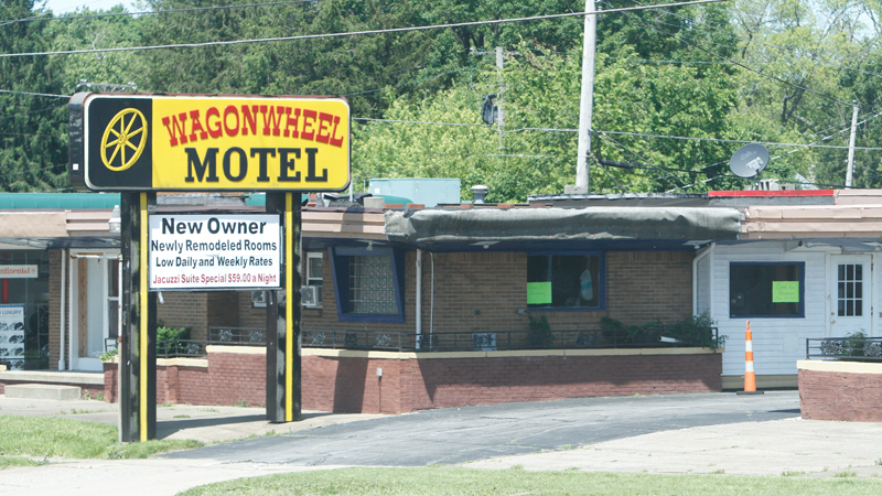 A commercial roofing crew was spotted Monday morning at the Wagon Wheel Motel on Market Street in Boardman. The property has been vacated as a result of a temporary restraining order issued due to safety concerns. 