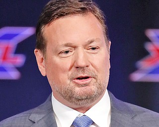 Bob Stoops, former Oklahoma head football coach and future XFL coach, will join his brothers at the annual Cardinal Mooney Football Camp of Champions on June 13-14.