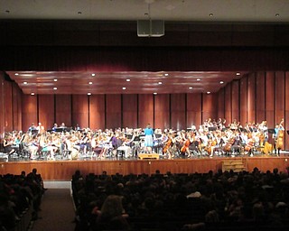 Neighbors | Jessica Harker.Students from each Boardman elementary school gathered at the Boardman Center for Performing Arts onMay 18 to watch the performance by the seventh- and eighth-grade orchestra.