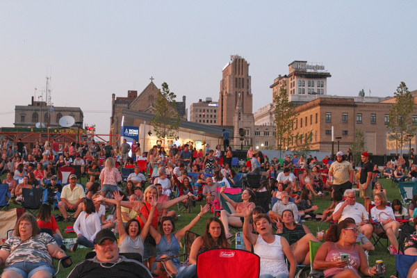 William D. Lewis the vindicator Large crowd on hand for Brett Eldredge concert at Youngstown Amphitheater 8-2-19.