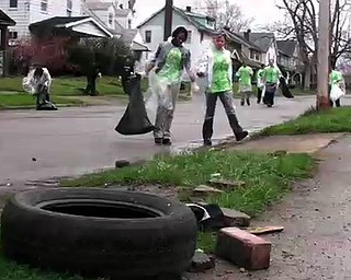 Choffin Students Clean Up